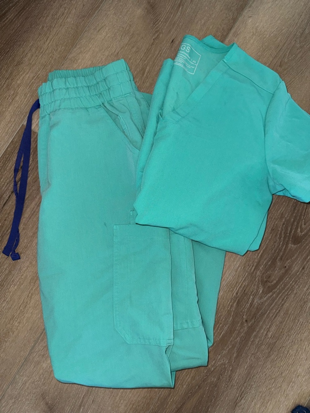 Figs Surgical Green High Waisted Yola Pants + Casma Scrub Top Scrubs Set XS Tall